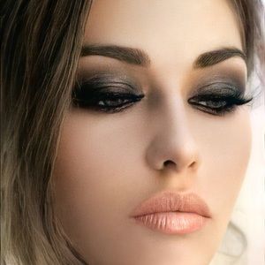 Meet your Posher, Mia